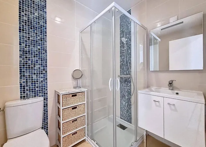 Apartment Centre T3 Lumineux 4 Pers A 400m De La - Fr-1-738-53 Royan